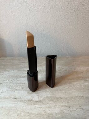 Hourglass Foundation Stick Shade 3 porcelain